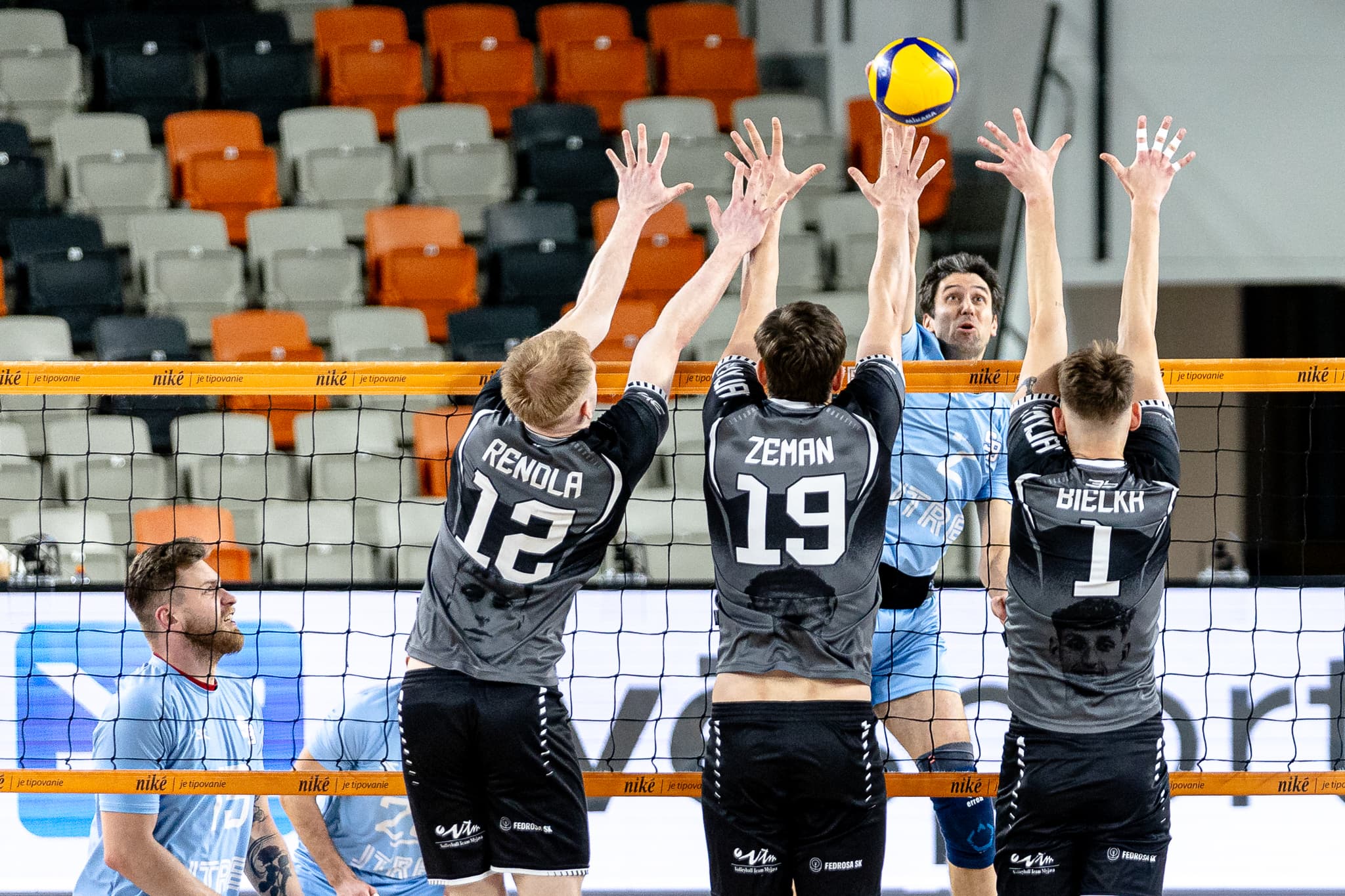 Pohľadom Petra Kalného: Prvý zápas semifinále play-off mužov Slovan - Myjava