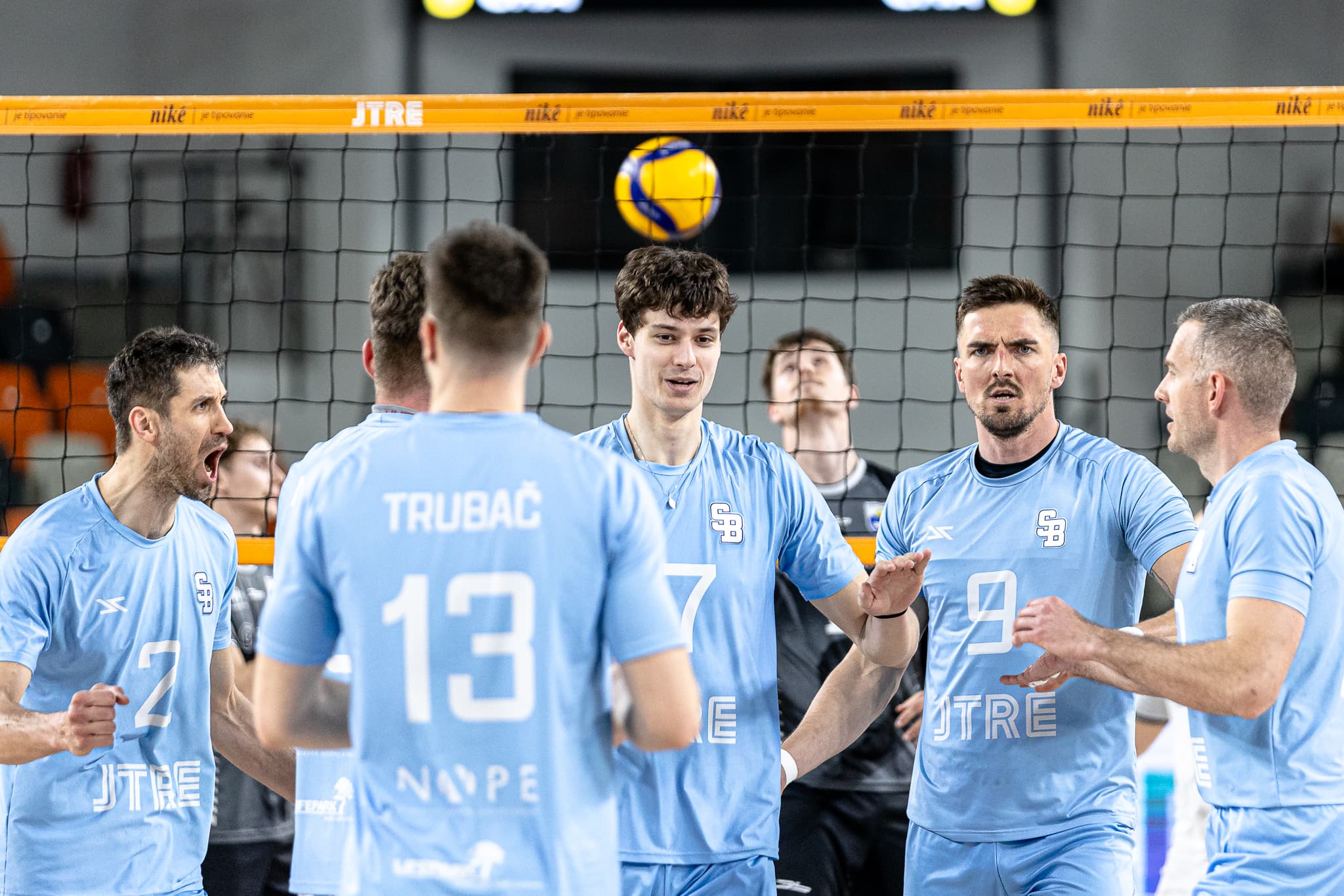 Prvým finalistom Slovan, postupový mečbal pre Komárno