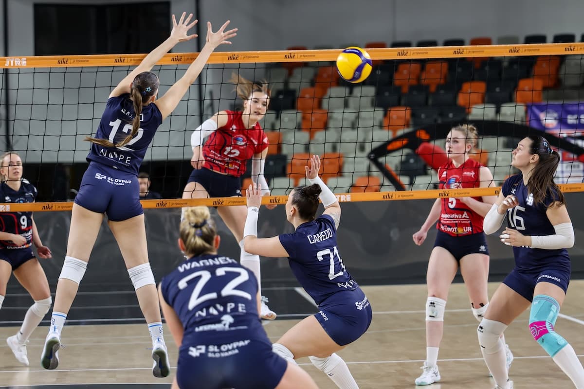 Slovan vyrovnal finálovú sériu: po štyroch setoch uspel na palubovke Slávie