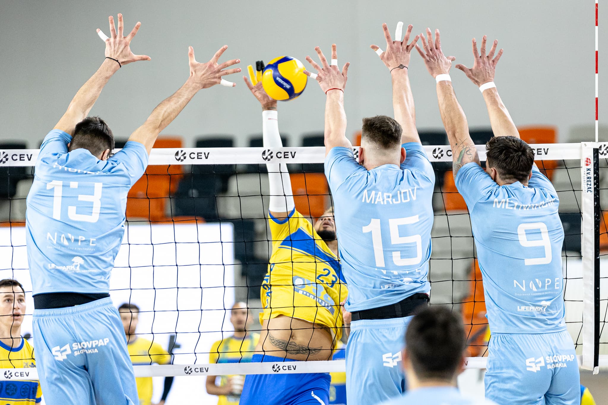 Slovanisti padli v prvom zápase s Maccabi až v tajbrejku