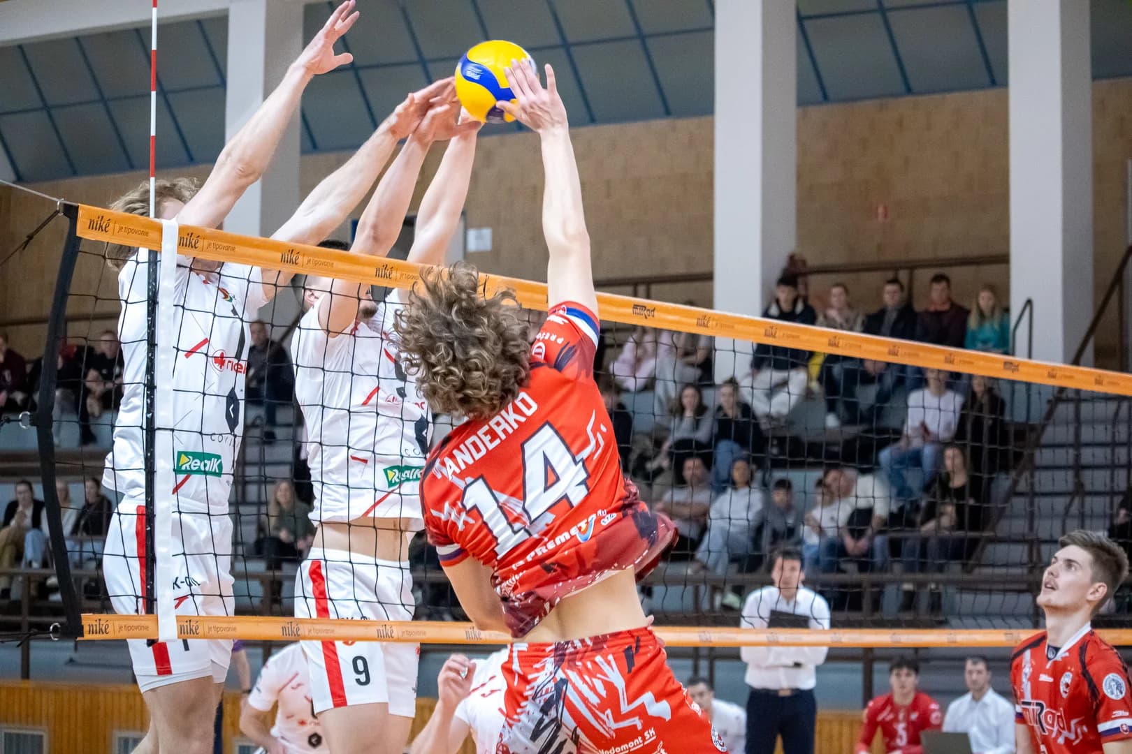 Komárno bližšie k finále, Prešov doma prehral