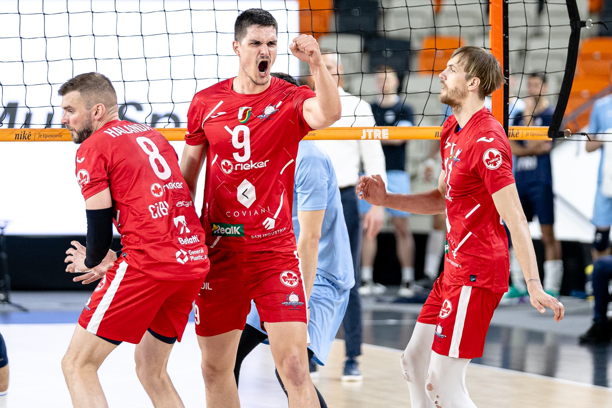 Komárno odštartovalo finálovú sériu víťazstvom v Bratislave
