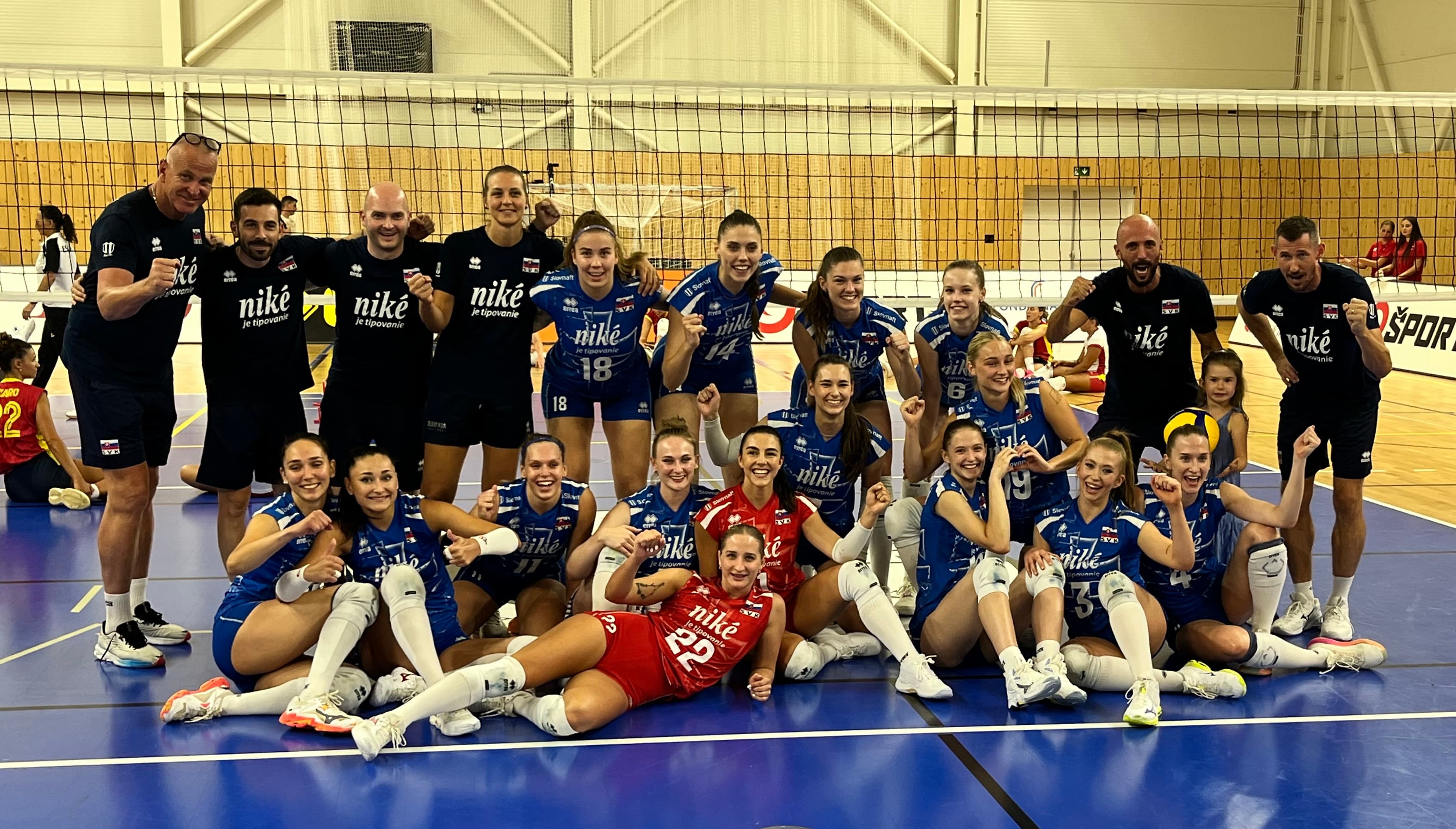 V prvom dueli Slovenky zdolali Španielsko 3:0, dodatkový set prehrali 20:25