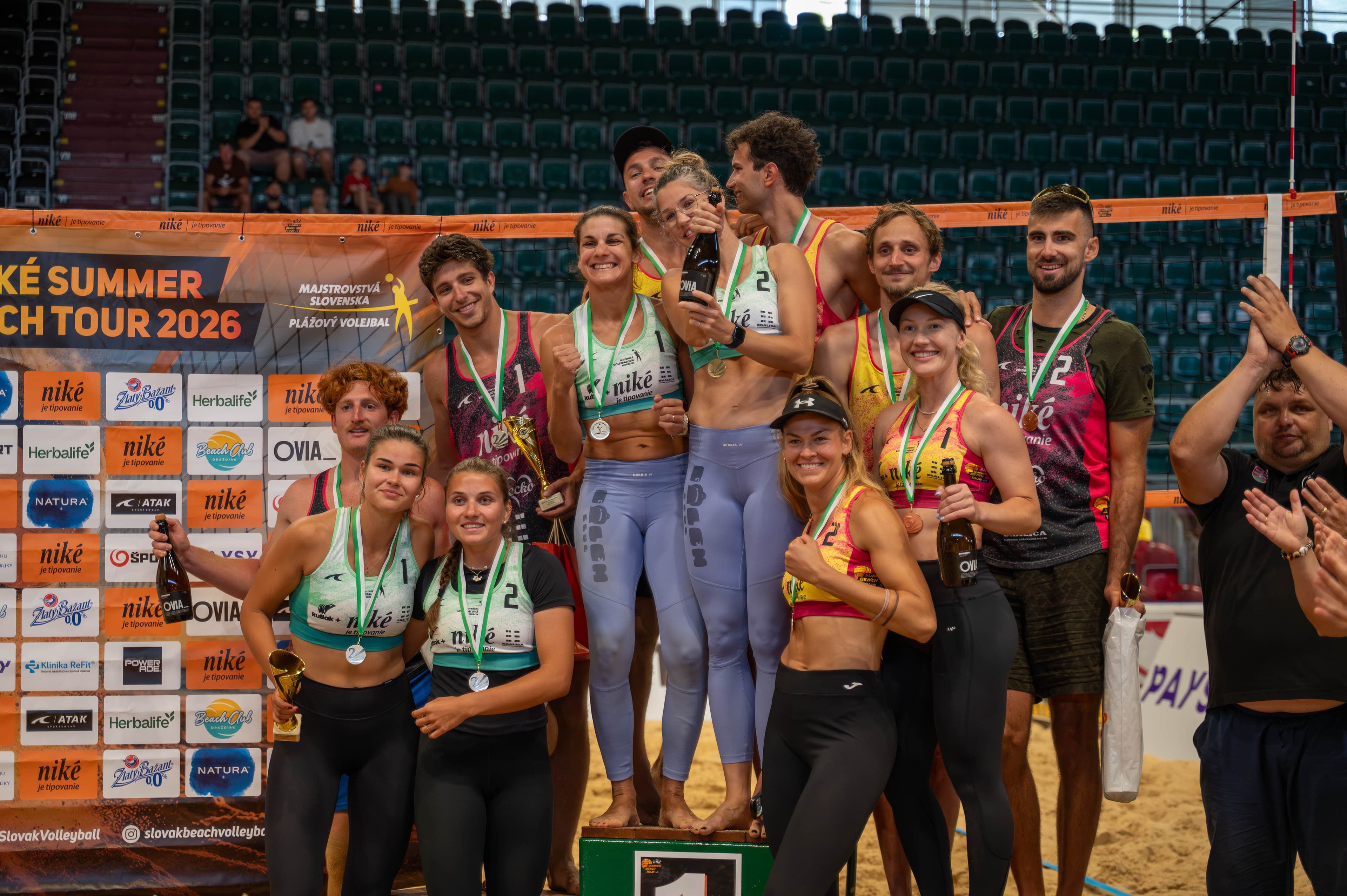 Skalica otvorila Niké Summer Beach Tour historickým turnajom na zimnom štadióne