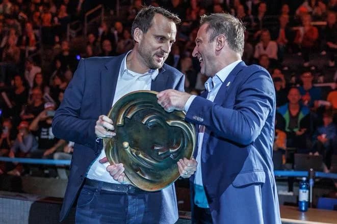 Slovenskej ikone vzdali v Berlíne poctu. Novú sezónu šampióna otváral pred 6000 divákmi