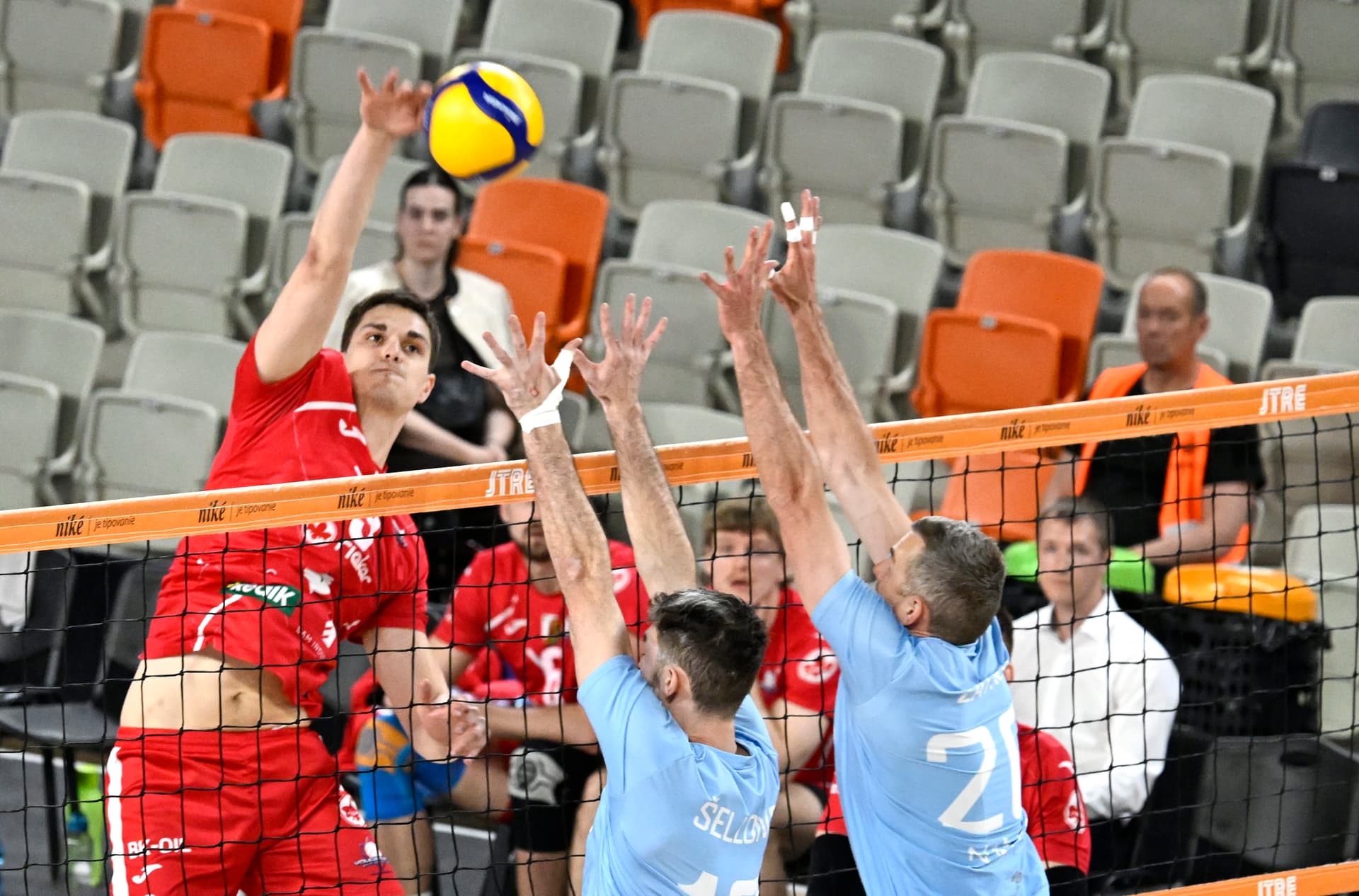 Pohľadom Petra Kalného: Tretí zápas finále play-off mužov Slovan - Komárno